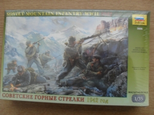 ZVEZDA 1/35 3606 WWII SOVIET MOUNTAIN INFANTRY